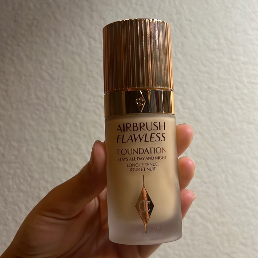 Charlotte Tilbury AirBrush flawless foundation